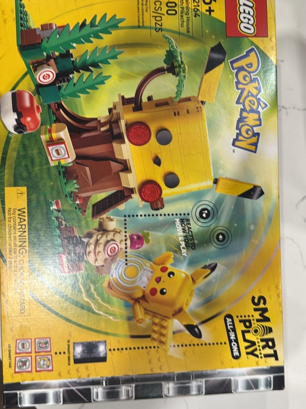 Lego Pokémon Pikachu Treehouse Set - Yellow, Brown, Green, Black